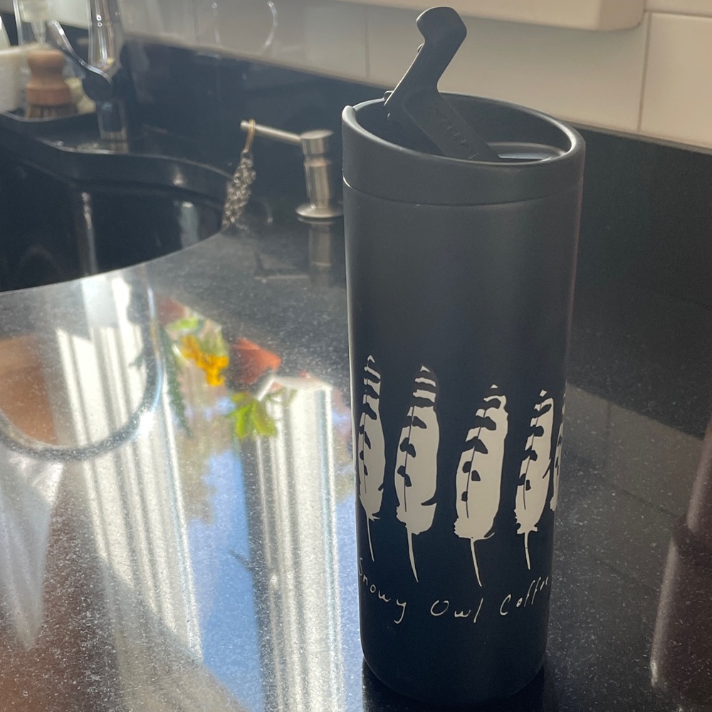 MiiR Black feather 🪶 Travel Thermos 16 oz